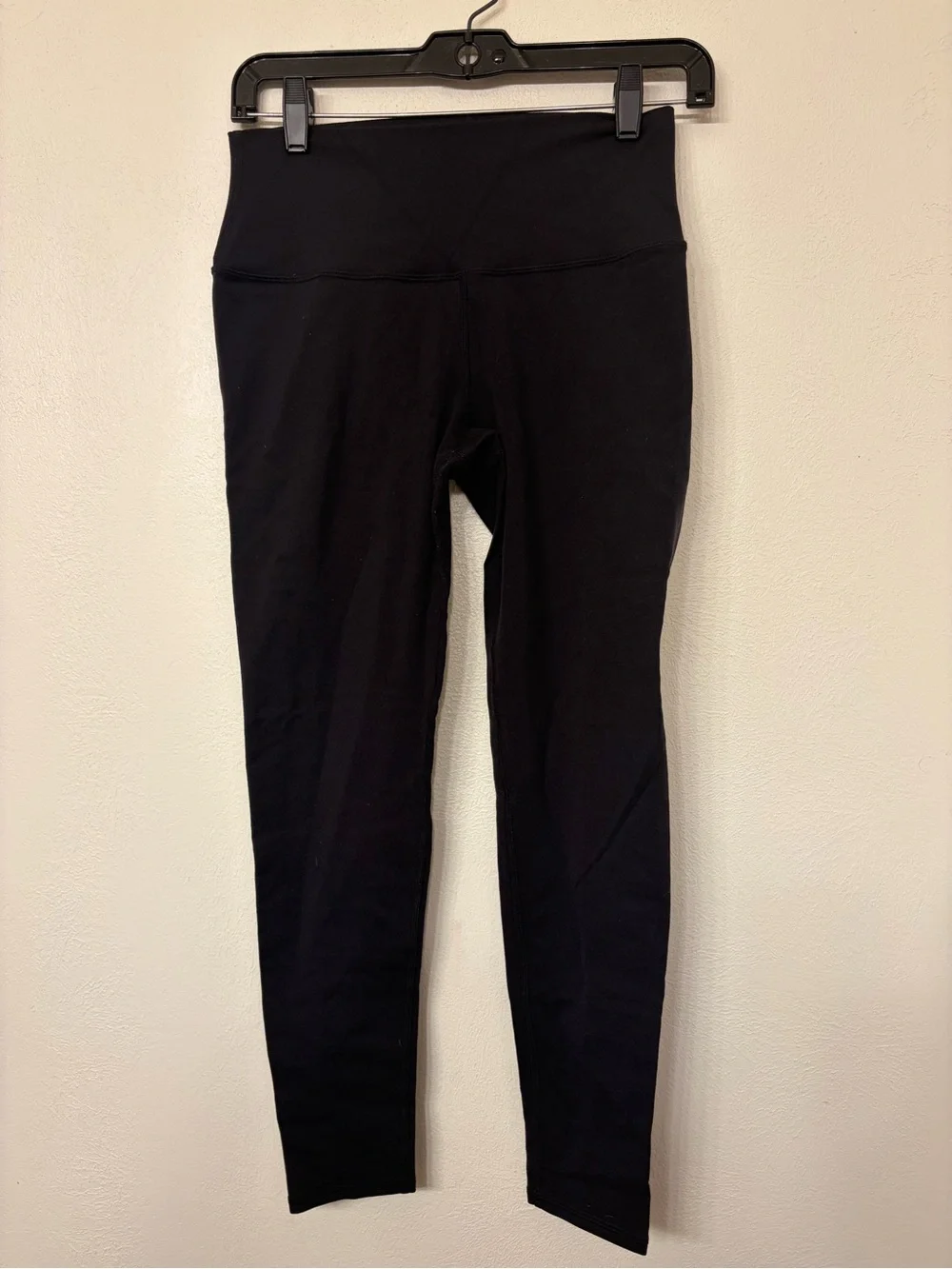 Alo Yoga Women’s Black Leggings Size Medium